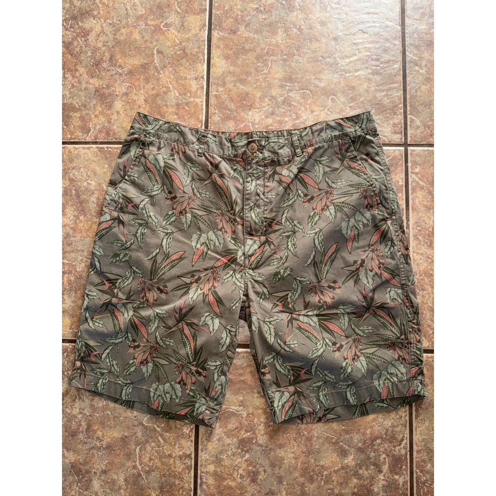 Caribbean Mens Shorts Size 40 Olive Green Tropical Leaf Print Cotton Vacation